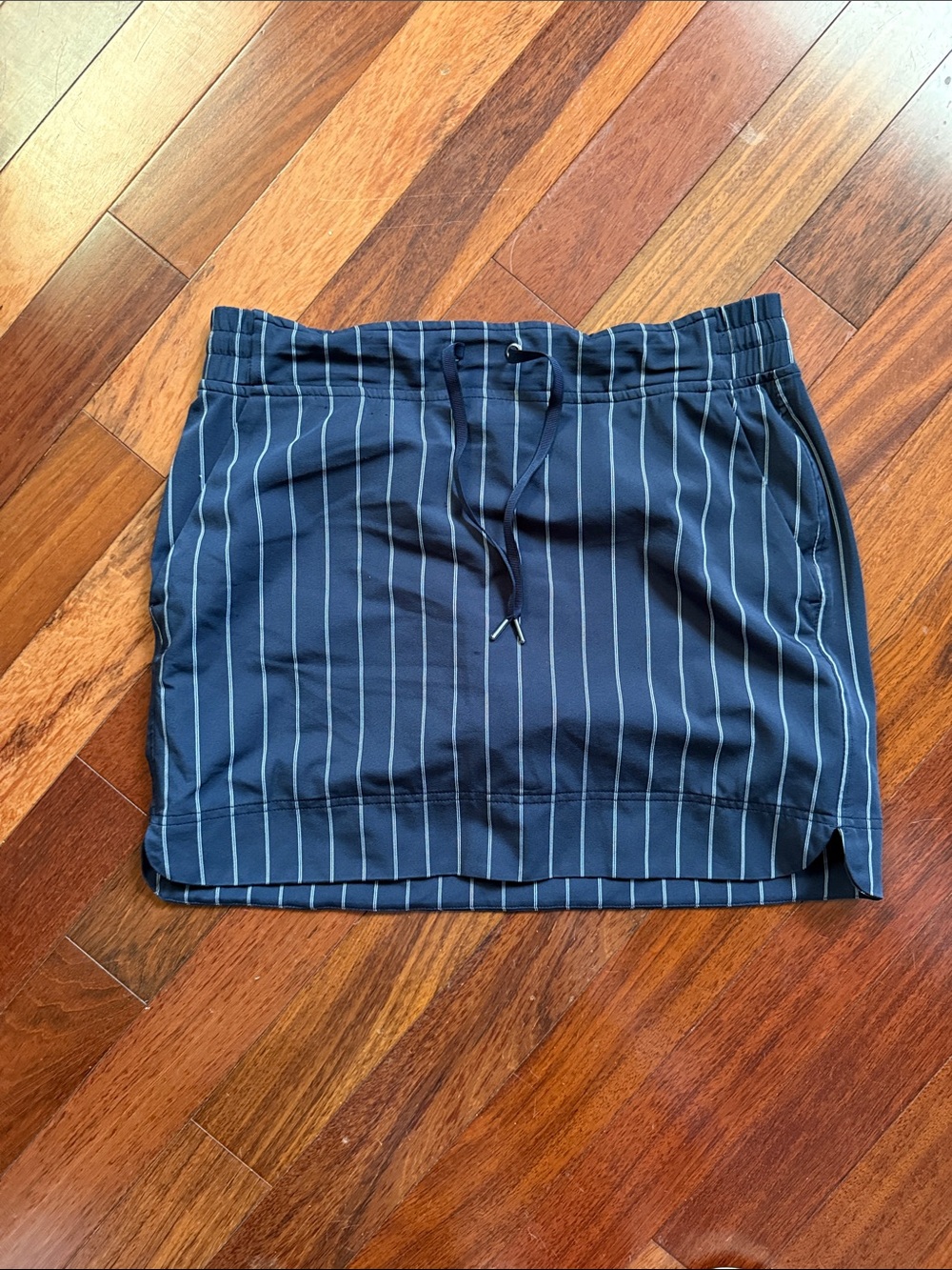athleta pin striped skirt